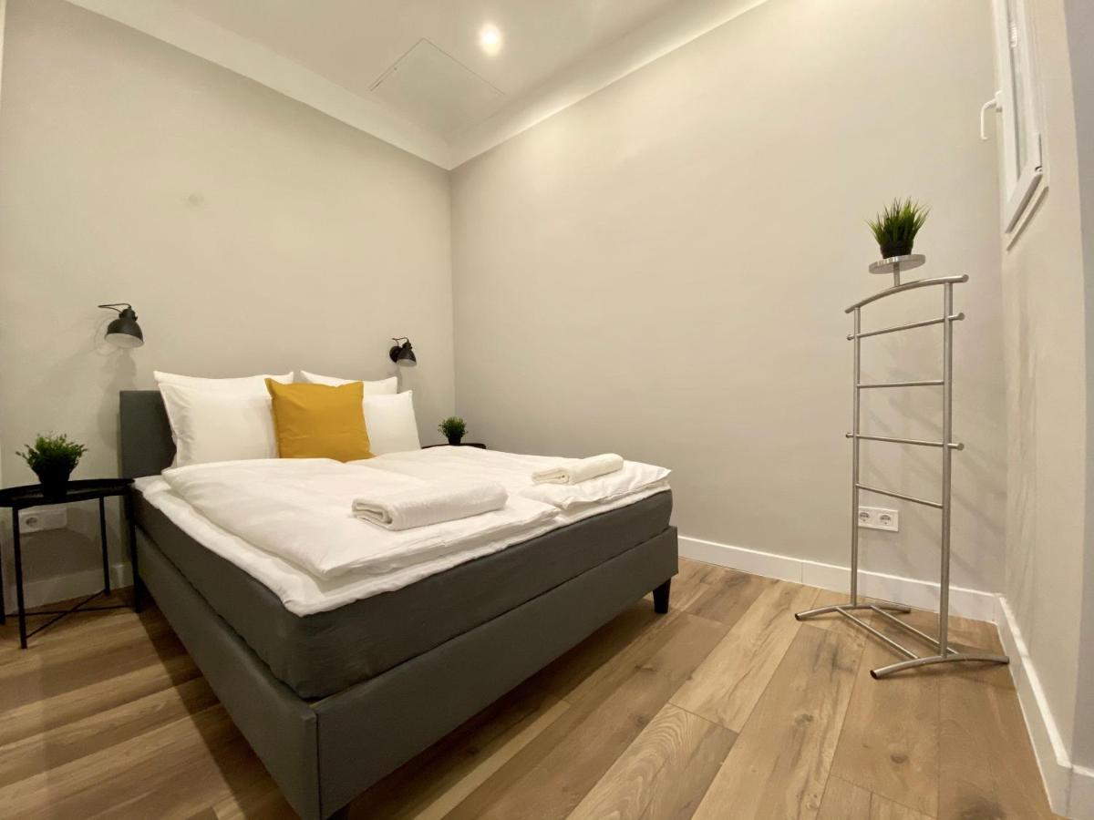 Standard Apartment By Hi5 - 2 Bedroom Suite In The Center Budapest Exterior photo
